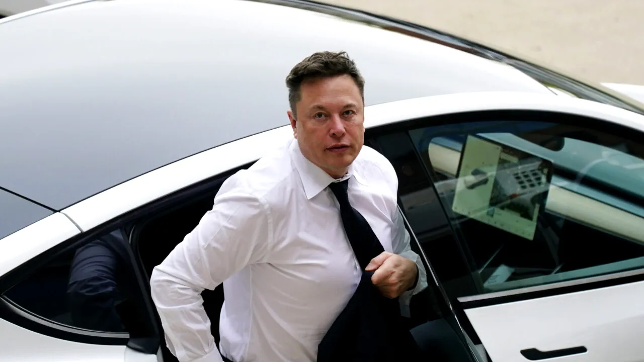 Culisele petrecerii lui Elon Musk în România. De ce ar fi optat miliardarul pentru Bran