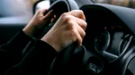 Șoferii care nu își plătesc amenzile rămân cu permisul de conducere. Curtea de Apel București a suspendat hotărârea Guvernului
