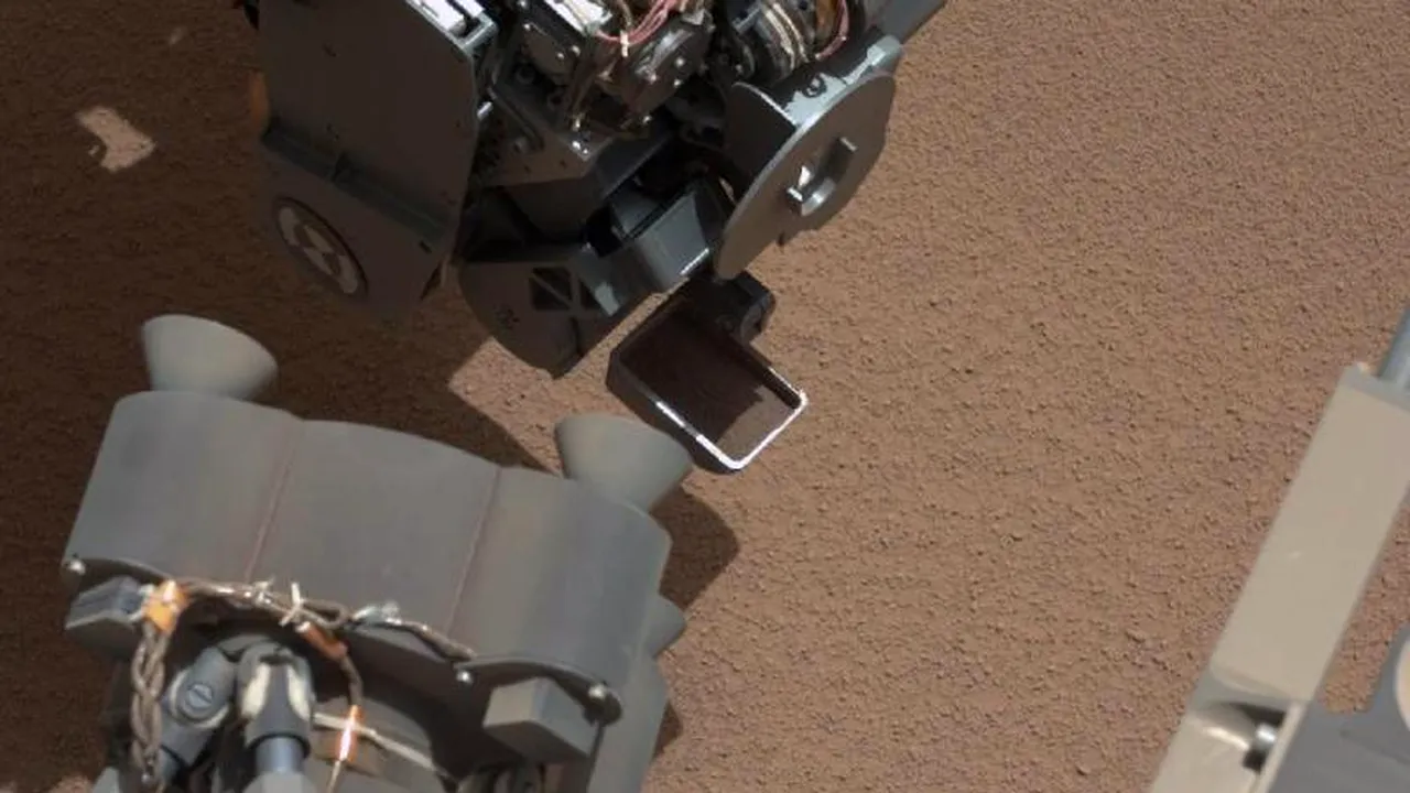 Robotul Curiosity a descoperit pe Marte un 