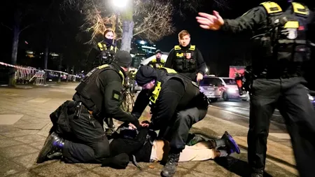 Gaz pe foc înaintea alegerilor din Germania. Sirianul cuțitar din Berlin a atacat în numele RELIGIEI. Turistul spaniol înjunghiat scapă cu viață