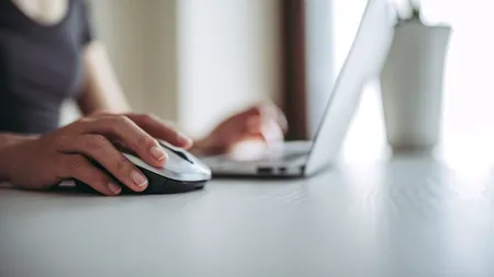 Ziua internațională a femeii 2021. Pandemia de COVID-19 adâncit inegalitățile de gen pe piața muncii. Ce arată studiile