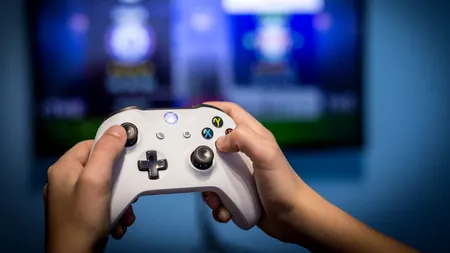 Ucis pentru un Xbox. Un băiat de 14 ani din Moldova a omorât un copil de 12 ani pentru a-i fura consola de jocuri

