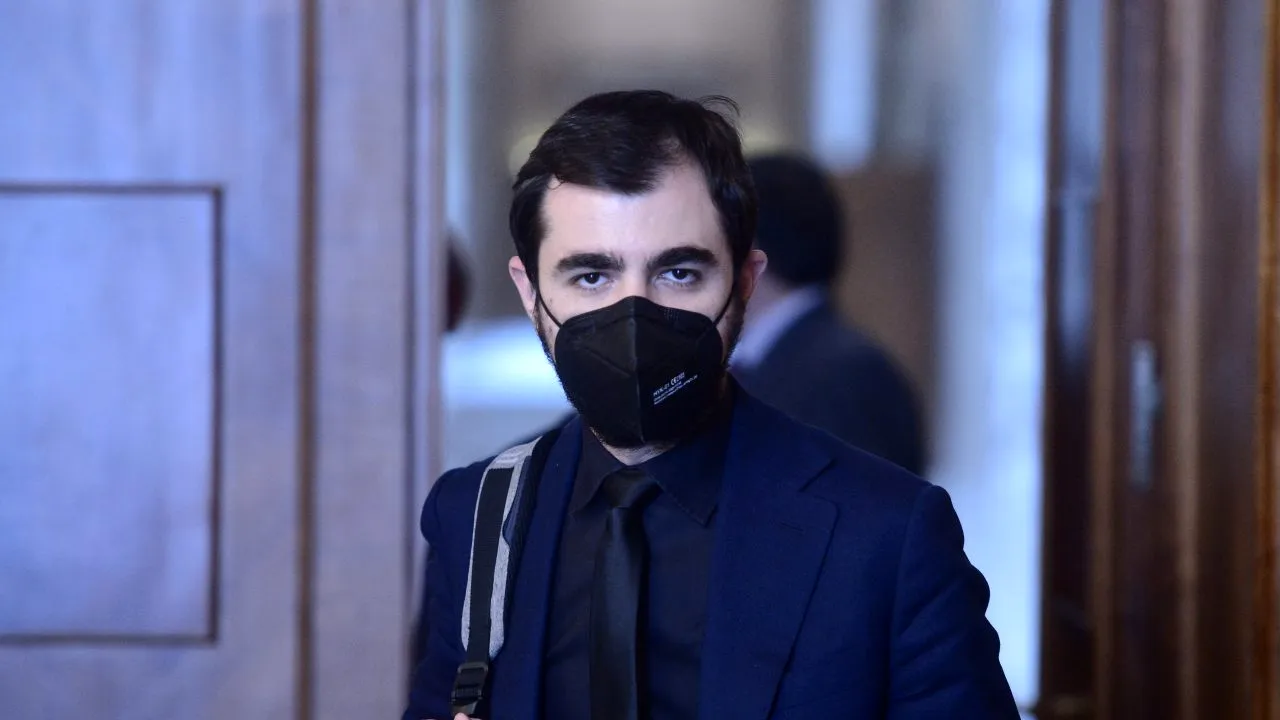 Ministerul Economiei a făcut sesizare penală după ce Corpul de control a descoperit chirii de 0,1 euro pe metrul pătrat la SC IPROCHIM SA
