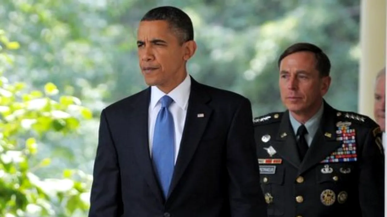 SCANDAL după ALEGERILE din SUA: Procurorul-general SUA știa de cazul lui Petraeus, scandalul pare că a fost amânat până la alegeri