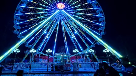 Cât costă un pahar de VIN fiert la Târgul de Crăciun din Drumul Taberei. E de două ori mai ieftin decât un kurtos kalacs