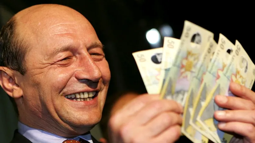 Motivul pentru care Traian Băsescu NU mai folosește cardul. „Vreau să am sentimentul că nu sunt ca o gâză într-un pahar