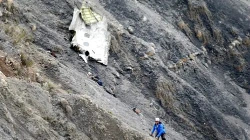 A apărut o înregistrare video cu ultimele clipe dinaintea prăbușirii avionului Germanwings. Se aud țipetele pasagerilor și loviturile pilotului în ușa cabinei