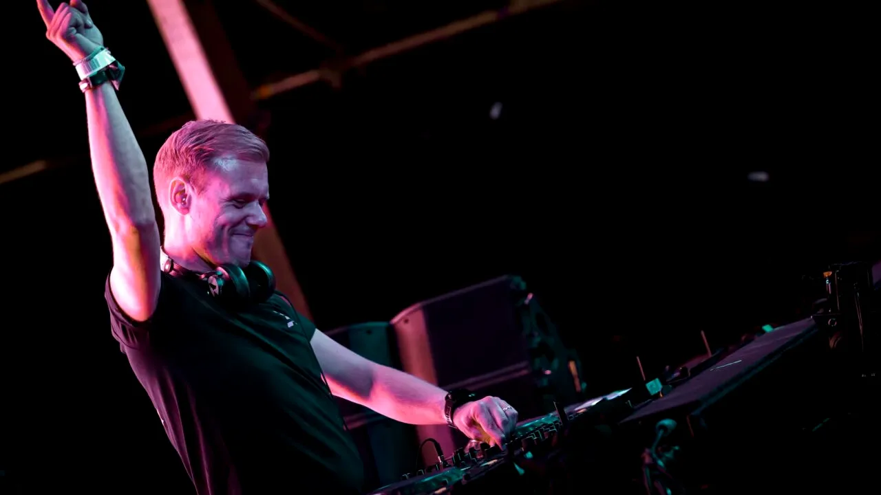Dezastrul Saga continuă: Concertul lui Armin van Buuren, țeapă din nou! Au anunțat luni de zile un eveniment pentru care nu aveau autorizație! | EXCLUSIV
