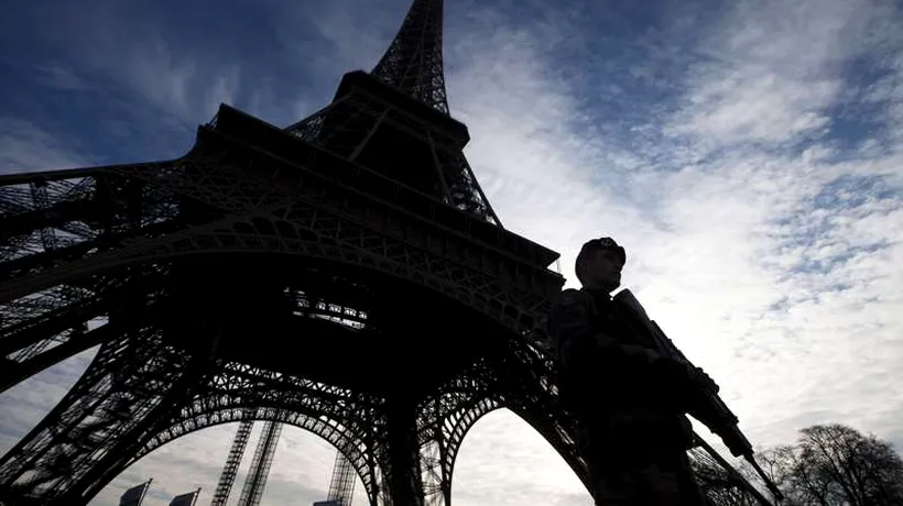 Turnul Eiffel, evacuat câteva ore, din cauza unei alerte false cu bombă