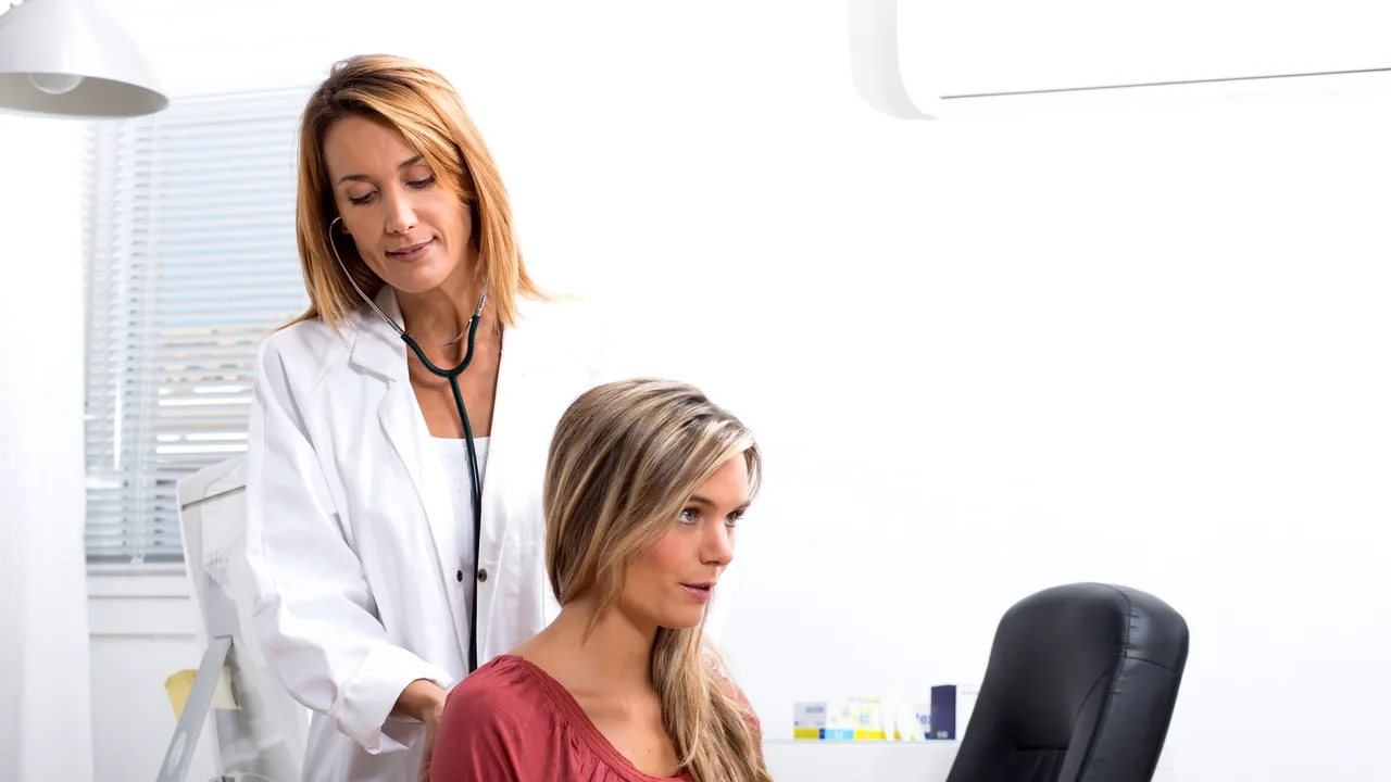 MUNCĂ cât încape și bani PUȚINI. Un medic de familie trage un semnal de ALARMĂ: Când vom ieși la pensie NU ne va lua nimeni locul