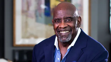 Omul a cărui viață a inspirat un film de Oscar. A dormit în adăposturi pentru oamenii străzii, iar acum averea sa e estimată la 60 de milioane de dolari 