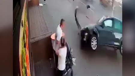 Scene de COȘMAR la Galați. Doi părinți și un bebeluș au trecut la 10 centimetri de MOARTE