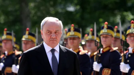 Zeci de mii de persoane cer la Chișinău demisia președintelui Timofti