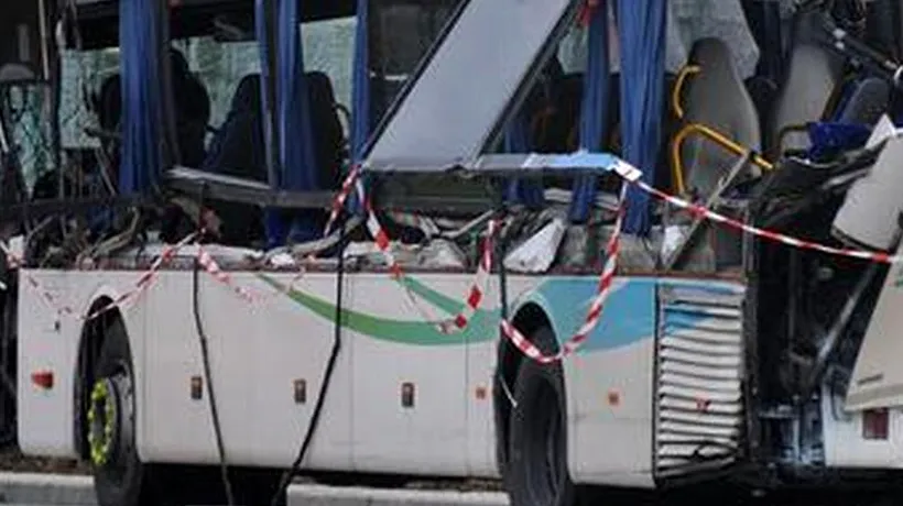 Accident rutier cu șase morți în Franța, după ce un microbuz școlar a intrat în coliziune cu un alt vehicul