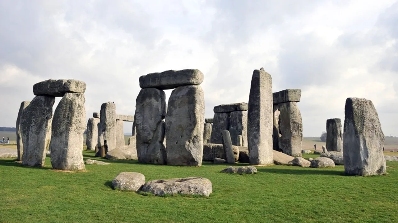 Secretul complexului Stonehenge s-ar putea afla chiar sub monument