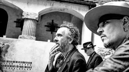 Regizorul Tim Burton,la București pentru concertul lui Johnny Depp 