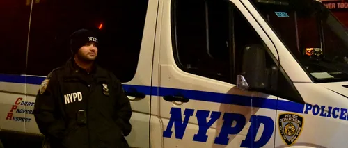 Trei polițiști au fost răniți în New York de către un tânăr înarmat cu o macetă