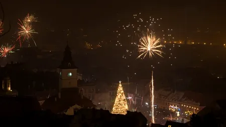 Mii de brașoveni și turiști au petrecut Revelionul în Piața Sfatului