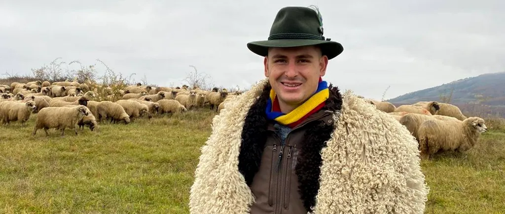 Povestea lui Ștefan Stănuș, ciobanul modern care este student la două facultăți:  „De la noi vine schimbarea!” - FOTO