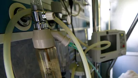 Fată de 14 ani din Vaslui, în stare gravă după ce, aflată la a patra sarcină, a născut prematur 