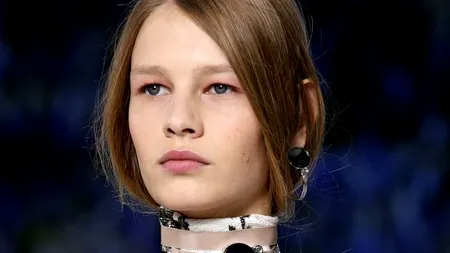 Era atât de săracă, încât nu-și putea permite nici măcar o pungă cu cereale, iar acum este imaginea uneia dintre cele mai cunoscute case de modă din lume 