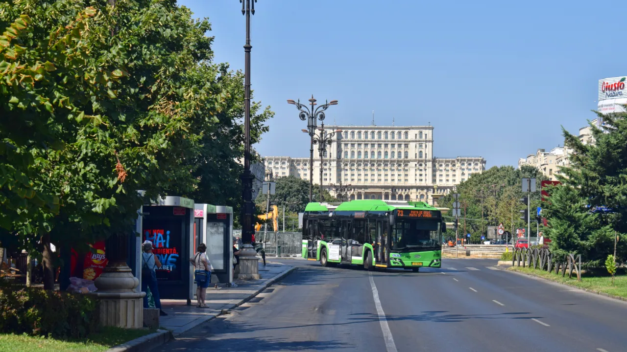 Circulația a nouă linii RATB, DEVIATĂ temporar duminică. Zonele în care traficul rutier va fi restricționat