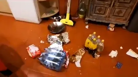 VIDEO | Un urs a intrat într-o casă de vacanță din Predeal, unde a făcut ravagii. A spart geamul ca să pătrundă în locuință