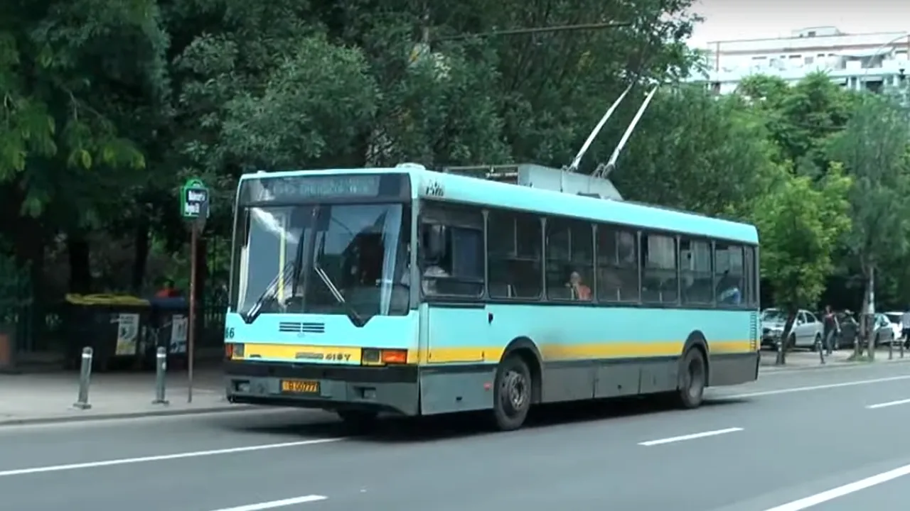 Șoferii STB sunt nemulțumiți că vor fi monitorizați: „Păi ce faci când îți sar captatorii de pe troleu?”