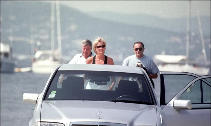 Lady Diana, Prințesă de Wales, cu Dodi Al Fayed în Saint Tropez August 22, 1997 Foto: Profimedia