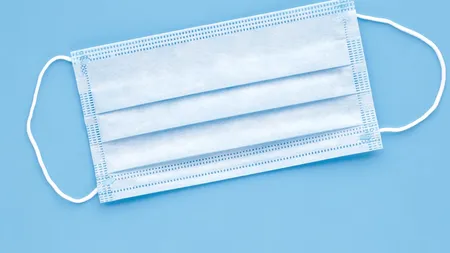 Un bărbat a intrat fără mască de protecţie într-un magazin și l-a snopit în bătaie pe cel care l-a atenţionat