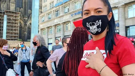 Publicația germană ”Deutsche Welle”, interviu cu o lucrătoare sexuală româncă.  Cum este afectat un lucrător sexual român de interzicerea serviciilor sexuale