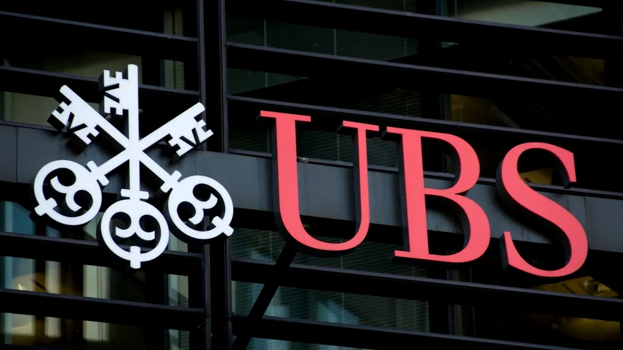 Financial Times: Compania de investiții Cevian Capital mizează pe relansarea grupului bancar UBS, în pofida efectelor preluării Credit Suisse