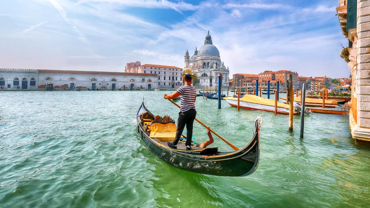 Veneția ia în considerare majorarea taxei de acces pentru turiști. Care va fi tariful