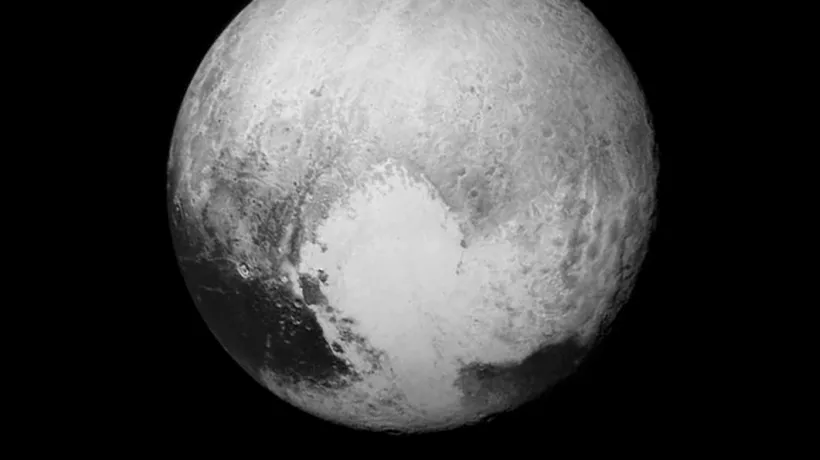 Fotografii spectaculoase cu planeta pitică Pluto, realizate de sonda New Horizons, publicate de NASA
