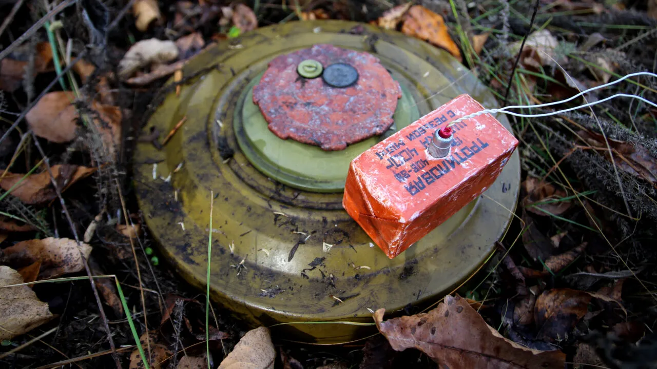 RĂZBOIUL din UCRAINA, ziua 858. Ucraina a deminat o suprafață comparabilă cu cea a Belgiei, iar Rusia intensifică atacurile cu bombe ghidate