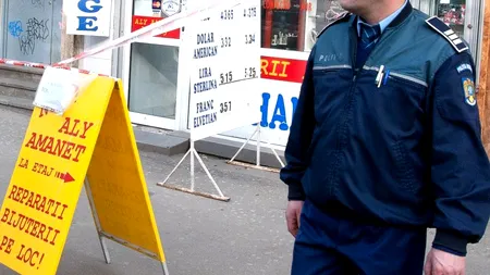 SE ÎNTÂMPLĂ ÎN ROMÂNIA. Polițist arestat după ce și-a AMANETAT pistolul și muniția din dotare