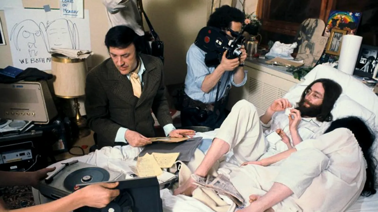 Fosta vilă a lui John Lennon, scoasă la vânzare pentru 19 milioane de euro