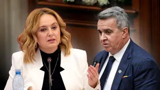 Scandal între senatorul Negru şi şefa comisiei care anchetează întâlnirea dintre Bolojan şi şefa CCR. Cerva, ameninţată cu plângere penală