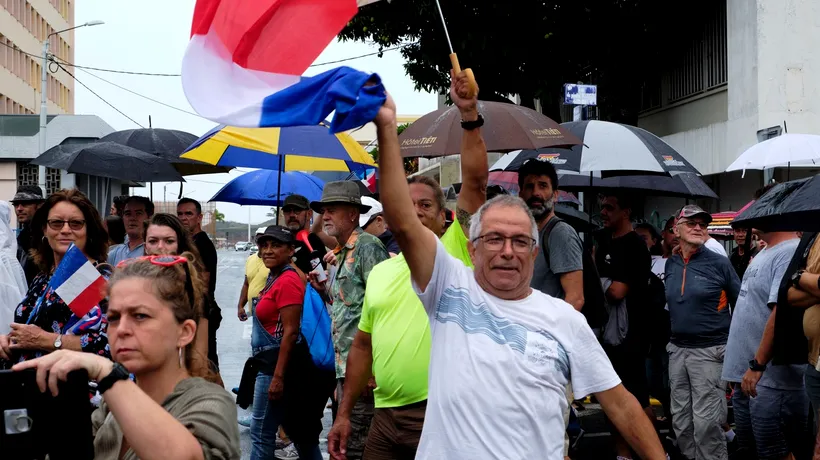 Noua Caledonie: Zeci de mii de persoane protestează împotriva restrcțiilor impuse pentru combaterea pandemiei