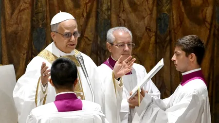 Papa Leon al XIV-lea oficiază prima slujbă la Capela Sixtină, de la Vatican. Moment emblematic pentru pontificatul noului ierarh