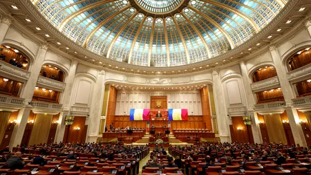Deputații au votat proiectul care prevede SCĂDEREA PENSIILOR speciale ale magistraților și creșterea vârstei de pensionare a acestora