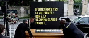 Protest împotriva legiferării recunoașterii faciale. Amnesty International France a îngropat VIAȚA PRIVATĂ în Cimitirul Père-Lachaise din Paris