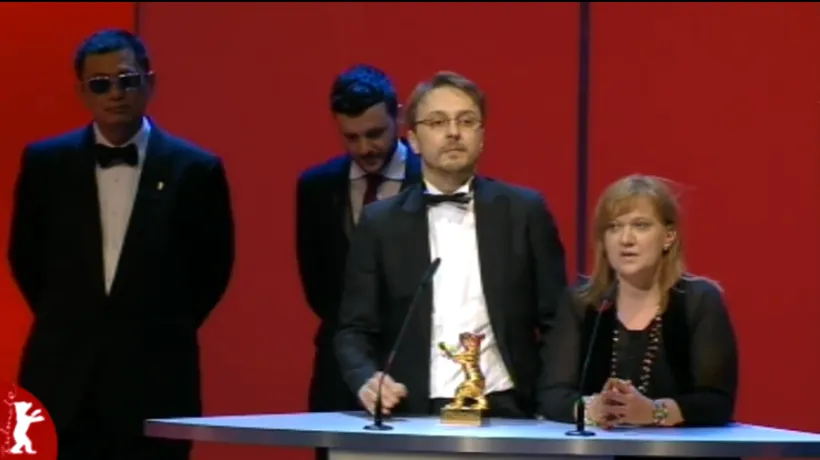 Călin Netzer, regizorul filmului care a câștigat URSUL DE AUR la Berlin a răspuns în germană la conferința de presă de după decernarea premiilor