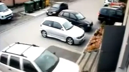 Și-a găsit mașina în parcare pe jumătate dezmembrată. Reacția polițiștilor: 