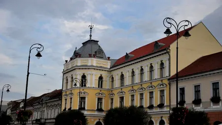 S-a depășit rata de infectare cu coronavirus de 3 la mia de locuitori în Sfântu Gheorghe. Școlile trec în scenariul roșu! Populația, informată prin mesaj RO-Alert