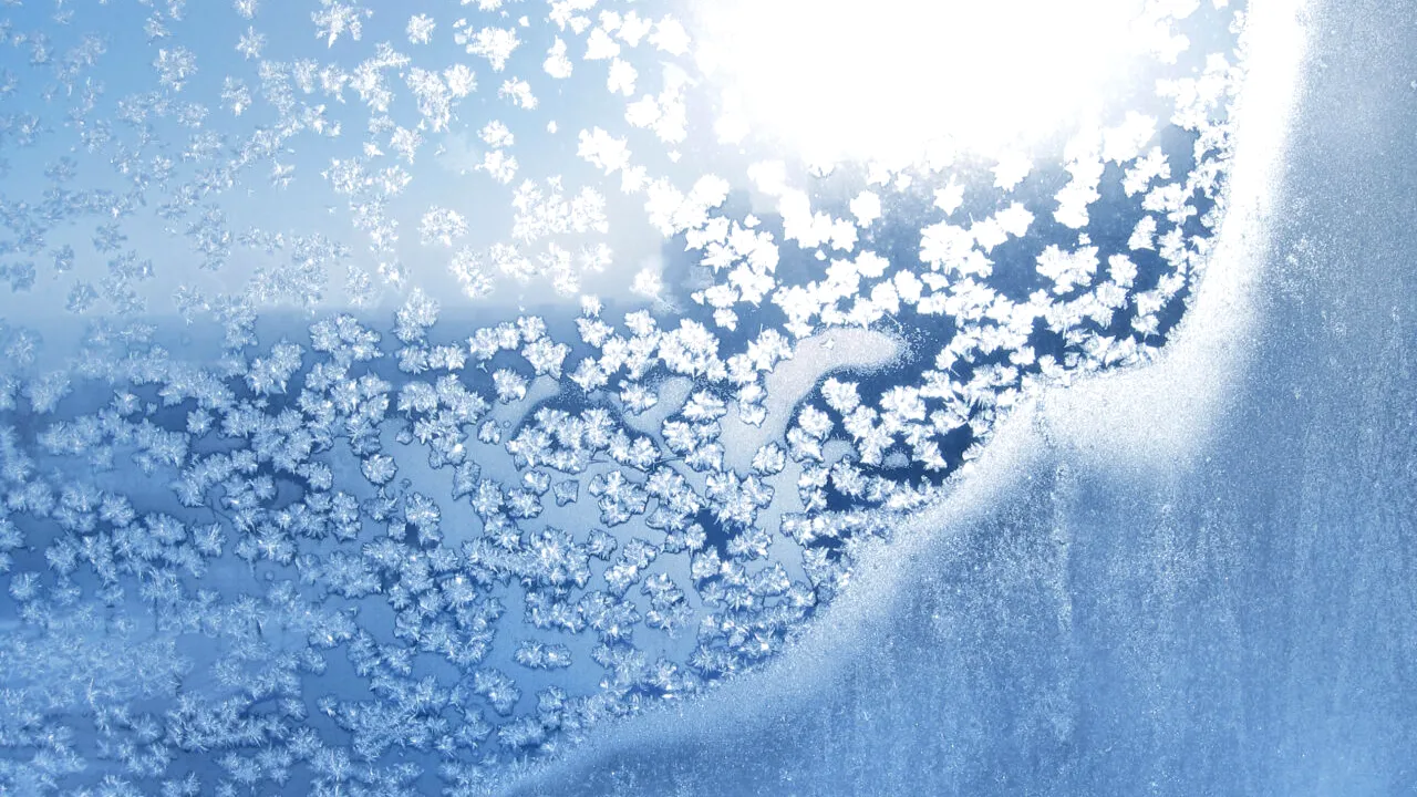 Meteorologii anunță lapoviţă şi NINSOARE la munte, cu zile geroase în weekend și săptămâna viitoare. Cum va fi vremea în București