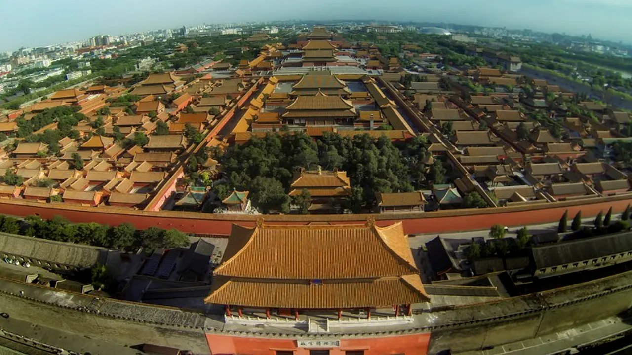 Imagini SPECTACULOASE din Beijing: Fotograful a fost reținut de poliție