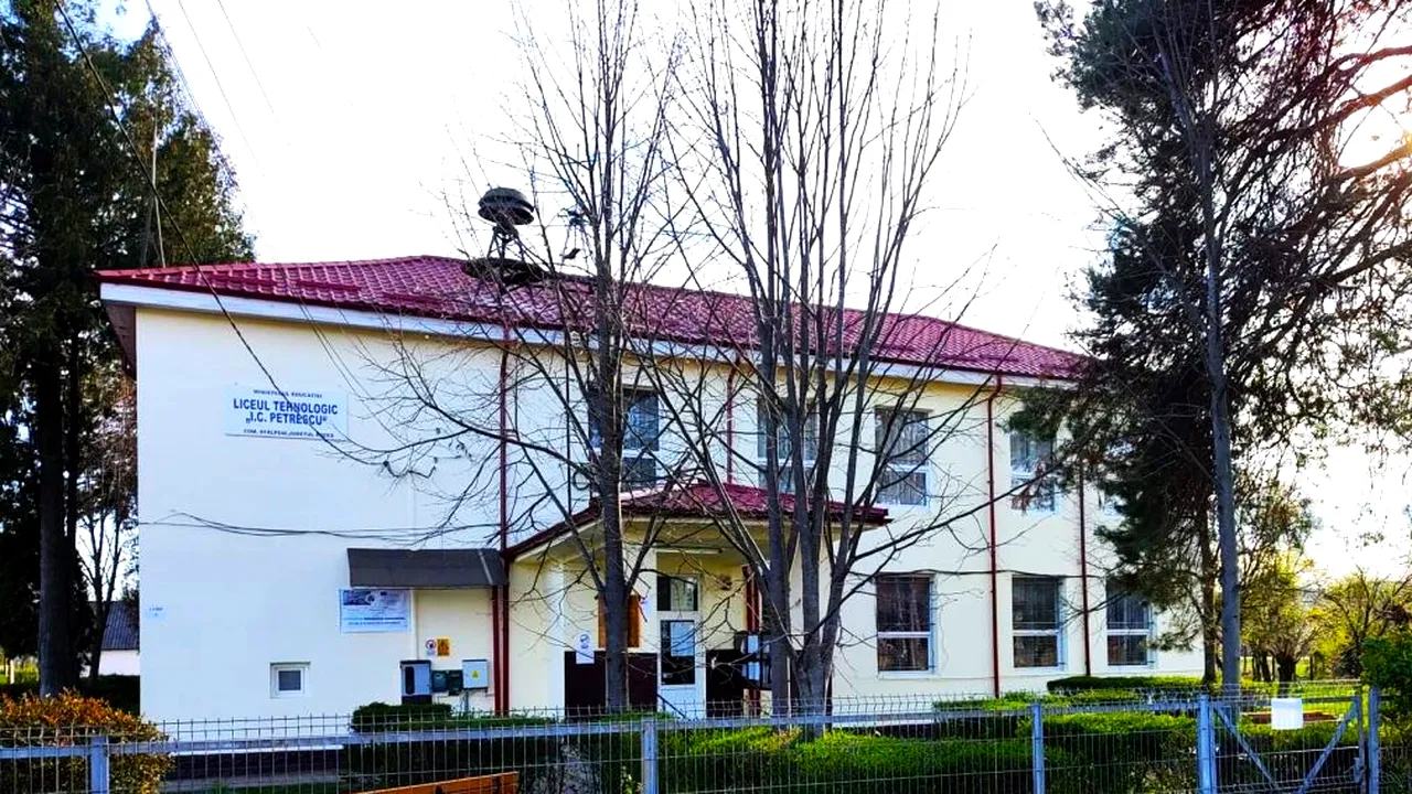 Au vrut să-și facă dreptate singuri, într-un liceu. O ADOLESCENTĂ și-a chemat familia în ajutor, după un conflict cu un coleg