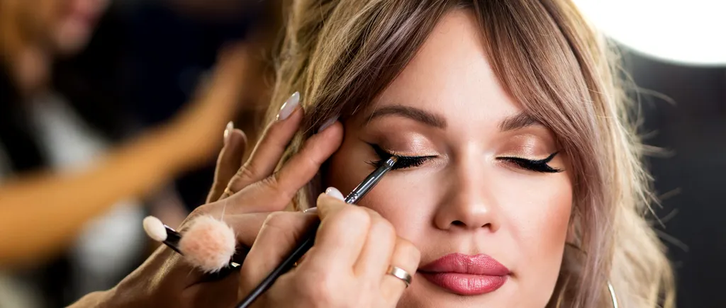 Cum să îți menții MACHIAJUL impecabil în zilele caniculare: SFATURI de la make-up artiști