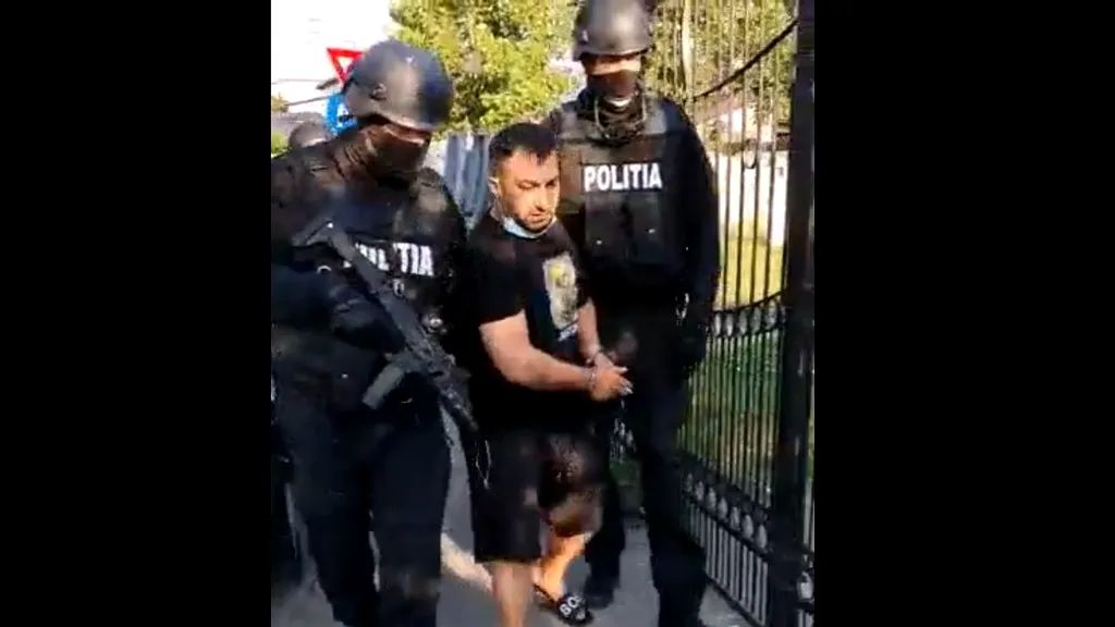 Clanul Duduianu, zdrobit! Elvis Pian, săltat de polițiștii de la Furturi Auto la Fetești, pe A2. În arest a ajuns și Amar Duduianu (VIDEO)